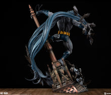 Cargar imagen en el visor de la galería, Pre-Venta: Batman Premium Format™ Figure - Sideshow Collectibles
