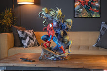 Cargar imagen en el visor de la galería, Spider-man Premium Format™ Figure by Sideshow Collectibles
